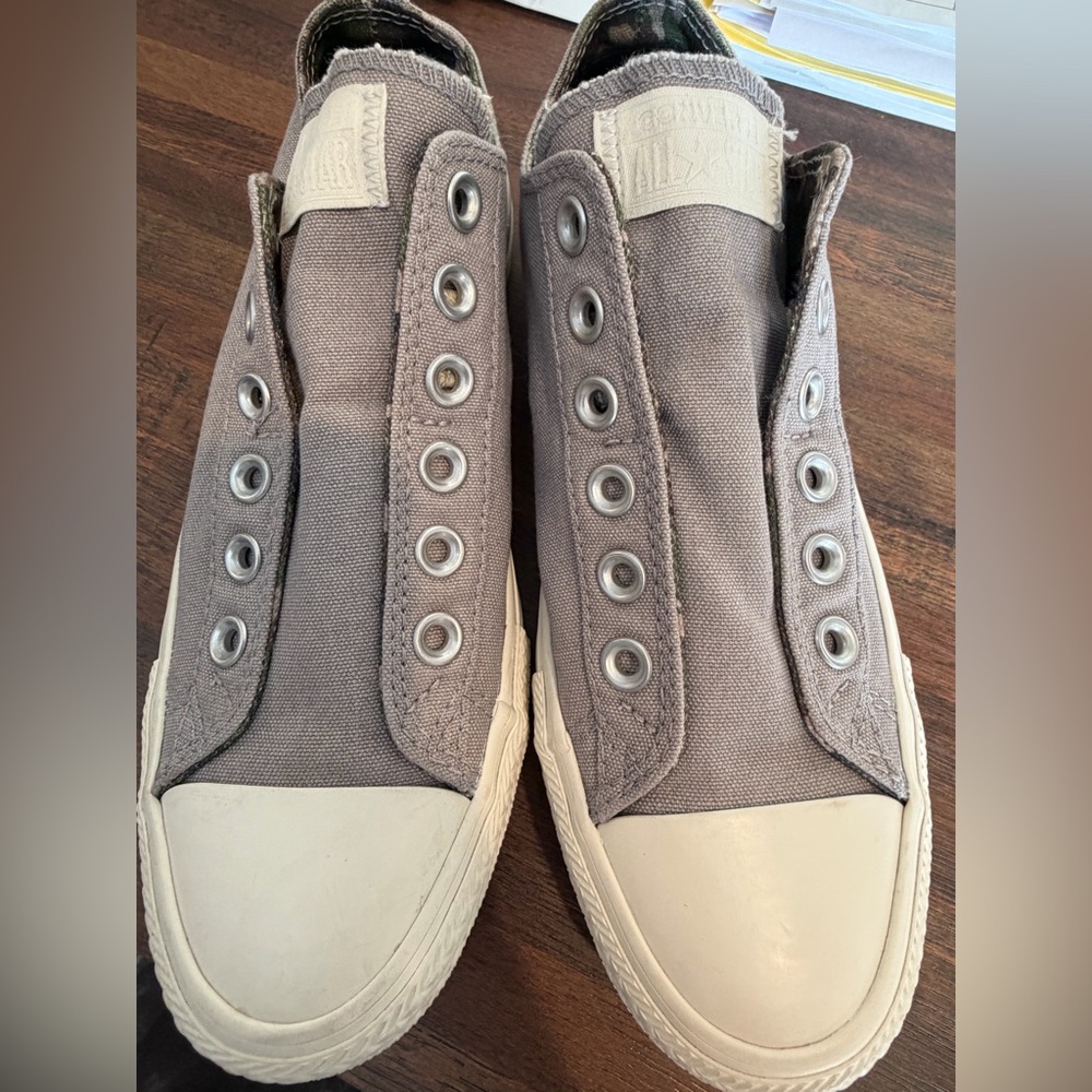 Converse Gray Slip-On Sneakers- Size 7 - Picture 4 of 8